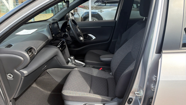 Toyota Yaris Cross 1.5 Hybrid Design 5dr CVT Hybrid Estate